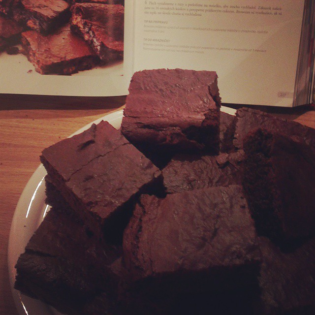 dnes večer v znamení čokolády :) Nigella Lawson má skvelé recepty, ale tento úplne milujem :) chuť je neopísateľná :)