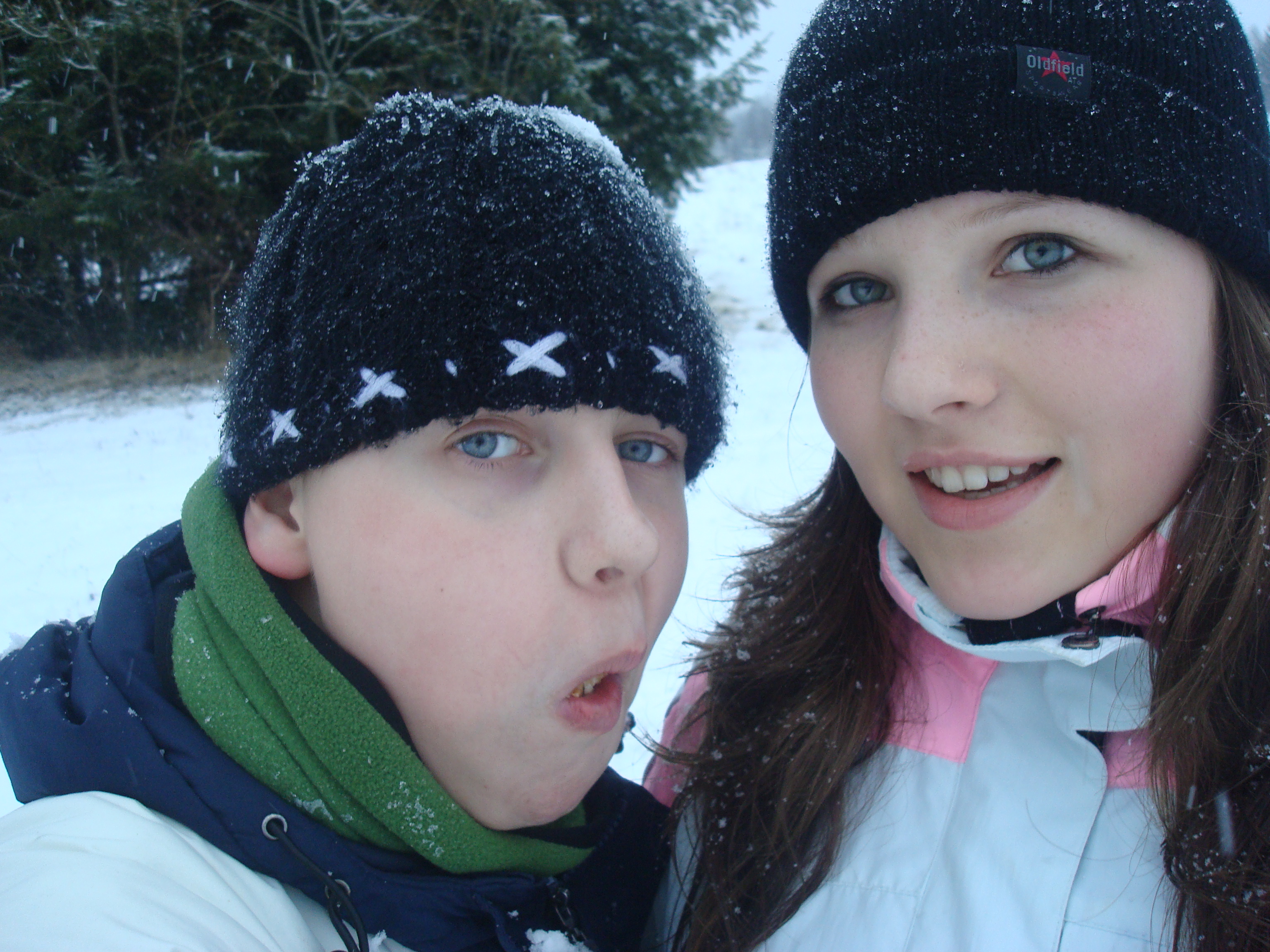 Darinka a ja na lyžovačke pri papaní kroasantu :)
