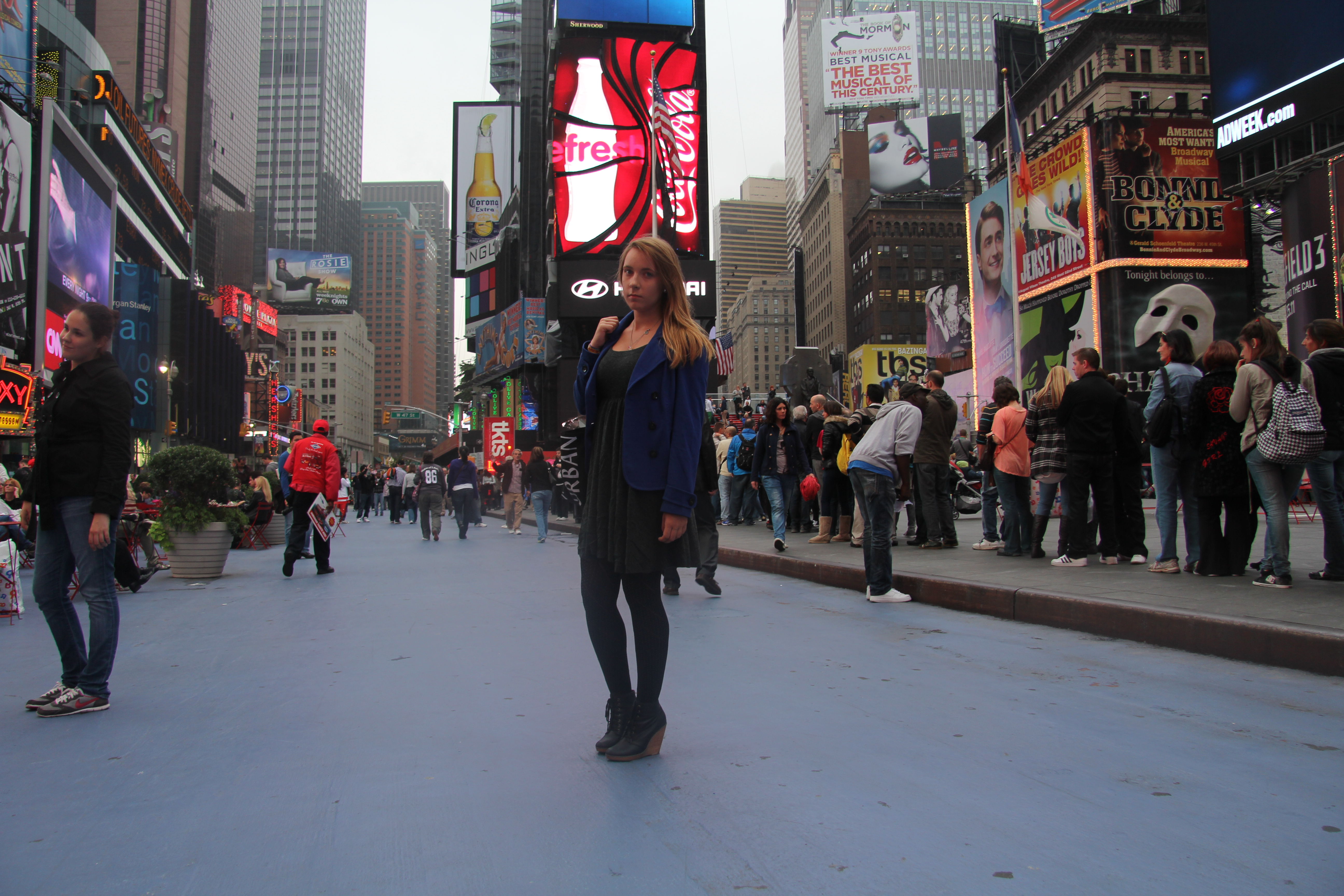 times square. ( ide o tie boty!! )