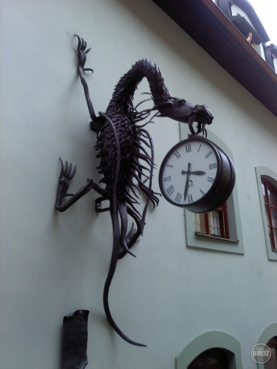 Takého draka má jedno hodinárstvo v BB :D