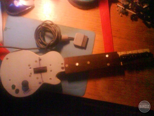 My Homemade Guitar Hero Controller :) (zatial som pracoval na funkcnosti a nie na vzhladu :P )