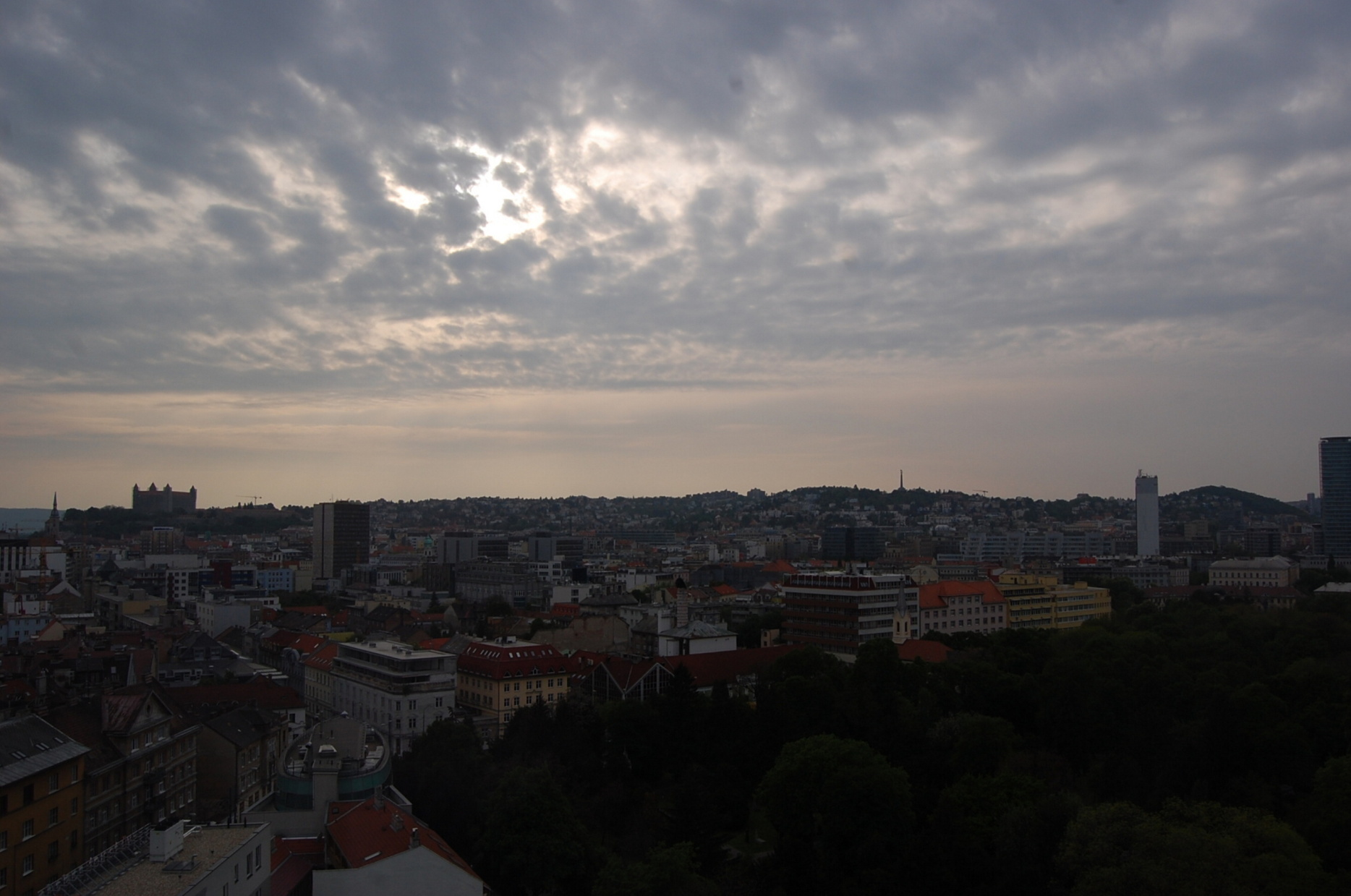 výhľad z našej kancelárie - v pozadí bratislavský hrad :)