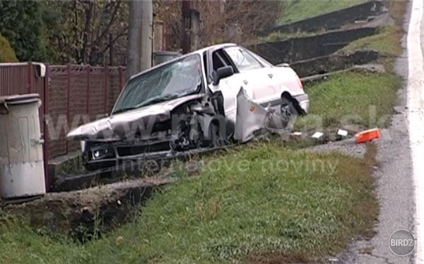 nastastie si to odnieslo iba auto...kamarat ma roztatu kozu lebo hlavou rozbil celne sklo...soferoval...ale inak je cely