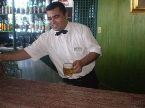 nas skvely barman Mohamed :D - Djerba´07