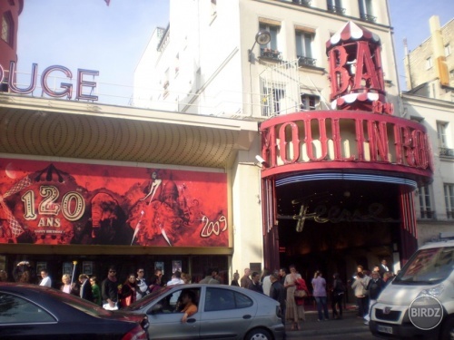 Moulin Rouge... zo stredu krizoatky by ta fotka bola lepsia :( ale nejsom jak japonsky turista xD