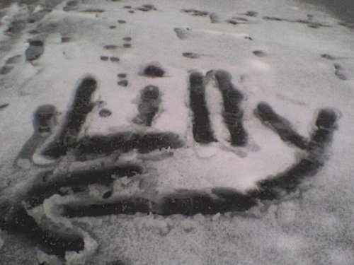 Heh pisala som svoje meno do snehu....ale roztopilo sa ...moje meno sa asi nikde nezapise nastalo :)