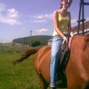Sediiiim na koni:Da veruze som z toho mala stresy:)
