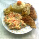 vyprážaná ryba so zemiakovo-zeleninovou pochúťkou :-)