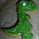 dinosaurík :D vznikol záhadným spôsobom :D a nie, to zelené nie je brokolica ani nič podobné ;D