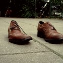 Topánky v strede chodníka v jednej menšej Amsterdamskej uličke.. celkom ma to pobavilo, keď som to zbadala :D
