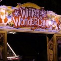 Posledná zastávka londýnskeho vianočného tripu bol najznámejší vianočný market, ktorý sa už niekoľko rokov komerčne volá Winter Wonderland a je to v Hyde Parku a je tam strašne krásne :) 