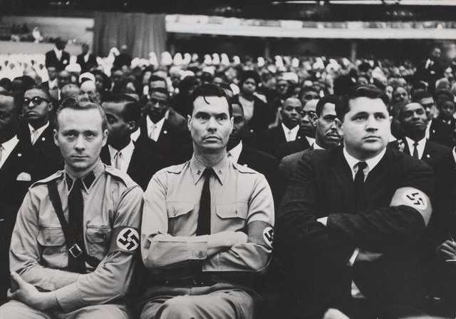 taká úsmevná kuriozita,členovia american nazi party na zjazde nation of islam 1961