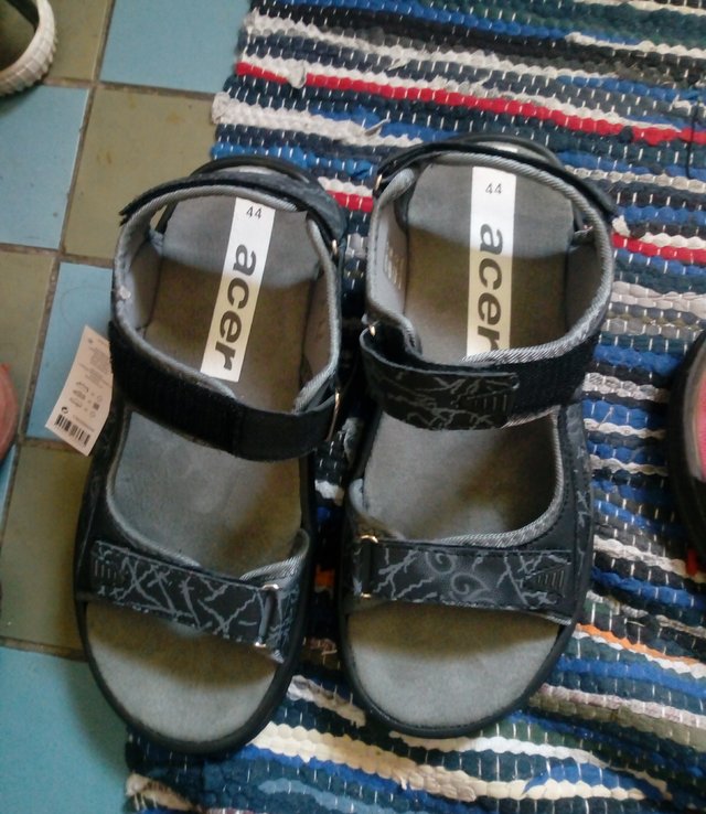Mam sandale znacky Acer :D za 13€ 8-) 