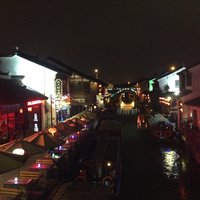Benatky Ciny v noci. Suzhou
