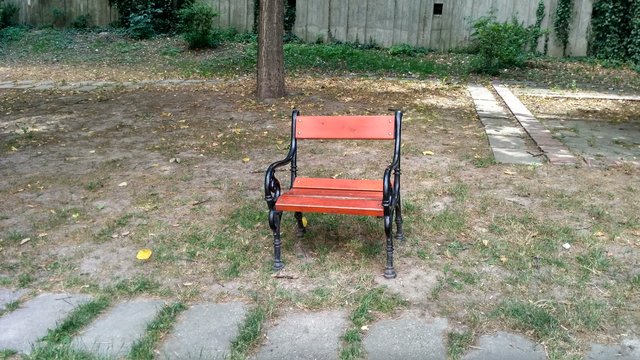 V Pešti som našiel lavičku pre 