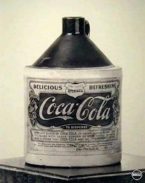 prvá flaša Coca Coly,rok 1894 