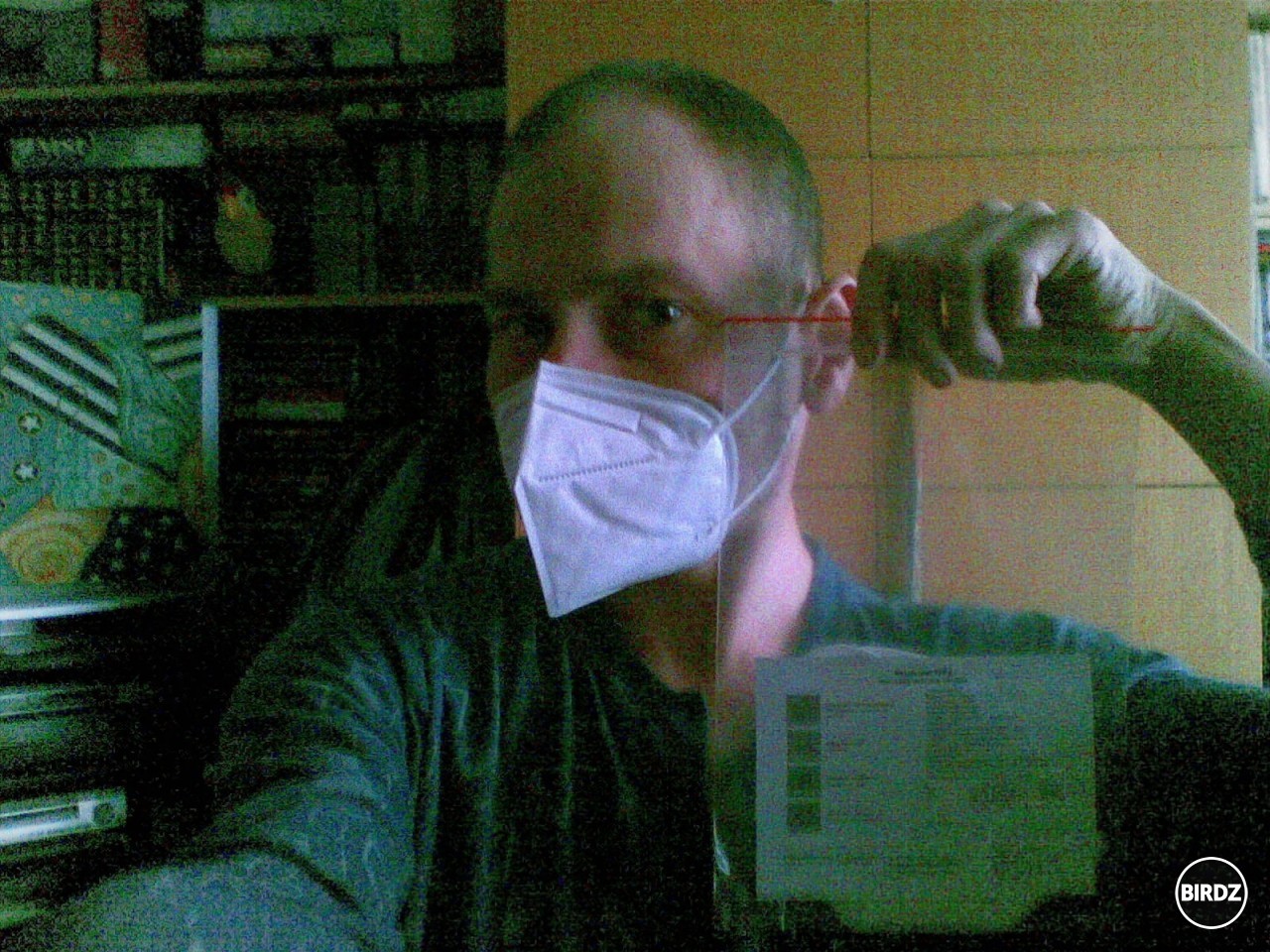Ja A. Babka a s respirátormi od Unizdravu, ktoré som dostal ako darček zadarmo hehe!... 