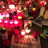 Že budem s bratmi Čechmi na Václaváku zapaľovať sviečky za zavraždeného slovenského novinára a jeho priateľku by mi naozaj len tak nenapadlo. Ale Praha je s nami!