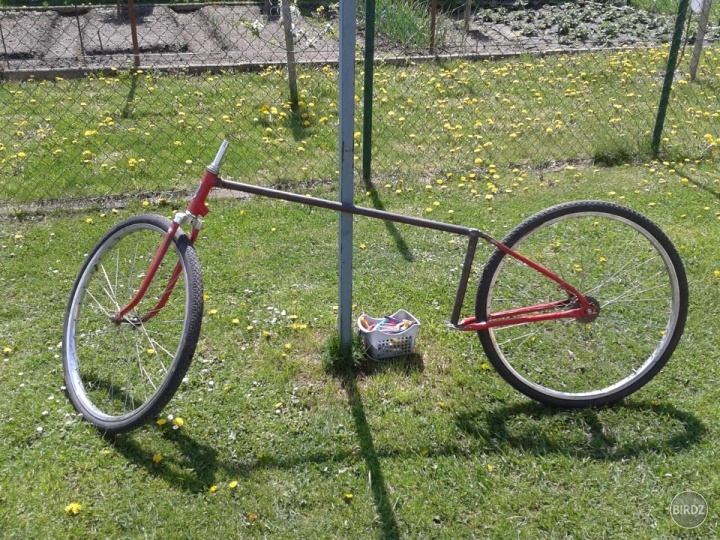 Custom bike , dovariť všetky veci naleštit kolá streknúť a hohóoo :D

.......len kedy?:( 