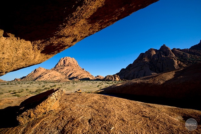 SPITZKOPPE - filmár a fotograf Miro Pokorný Vás pozýva na Foto Safari do najfotogenickejšej krajiny sveta - viac info na: http://www.offroadtours.sk/fotosafari.html (Foto: Julo Nagy Namíbia/2008)