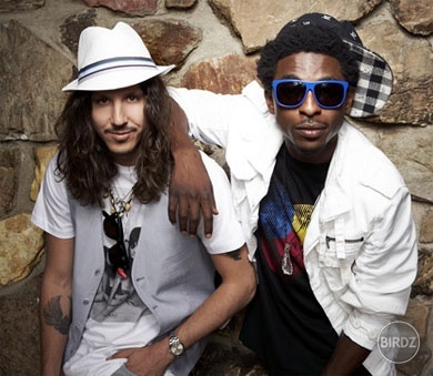 ♥ Shwayze & Cisco ♥  http://www.youtube.com/watch?v=RjprYXoRiEU