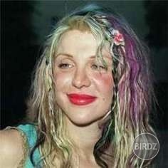 Courtney Love... fajnovaa je tu.. Ako deti kwetow :D