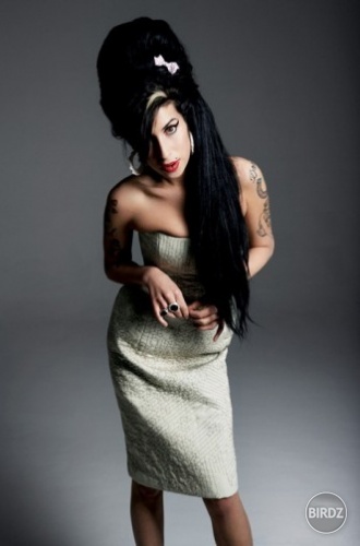 Amy Winehouse,jedna zo slušnejších fotiek:)