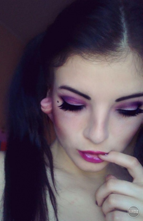 Draculaura make up