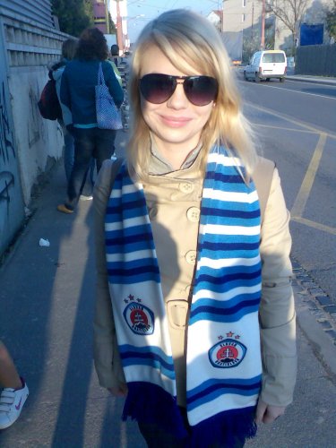 1.APRIL 7:39....vsimajte ten saal;) SlOvAn