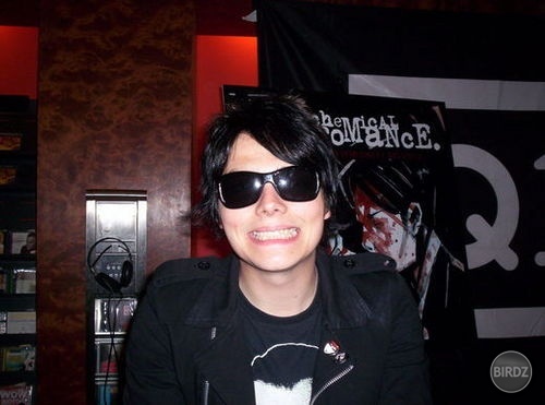 Gerard Way ze akeeeee dieta kwetoooow :D dyg ja newim co mam s tymi detmi kwetow :D