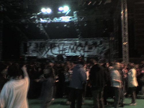 Koncert MCR.........jaaaj.......bolo po pc..len kolko emackych ksychtov co ani texty nevedeli...........FUUUUJ