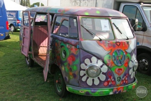 a teraz trochu na hippie bus..ooooch chcela by som taký jeden!....môj sen!...juuuj!