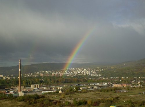 Toto bolo v jeden krasny den po burke :) a inak moj pohlad z okna :D + este vidim cele mesto ale to je nalavo :D 