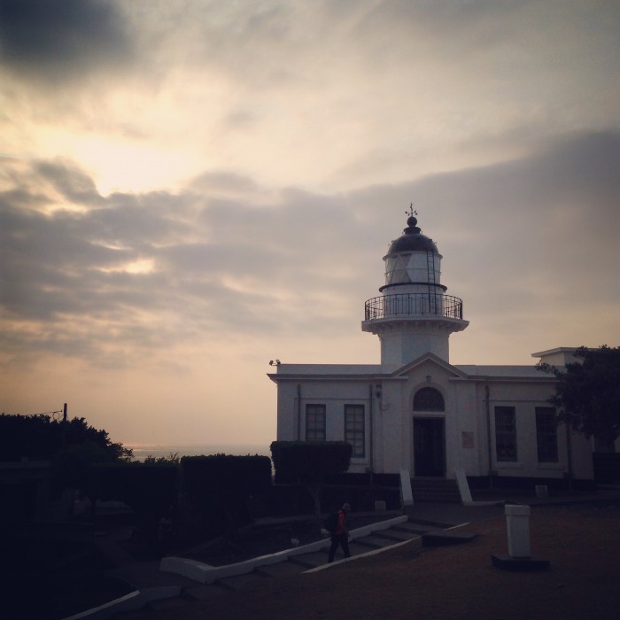 Zapad slnka nad Cihou Lighthouse. Som si dnes dal vylet s drahou na ostrov...