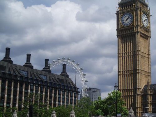 Big Ben (v pozadí The London Eye