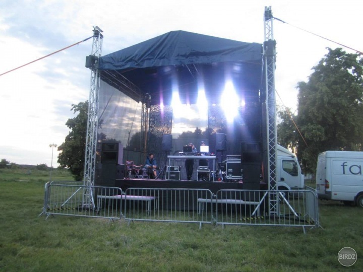 malý stage :)