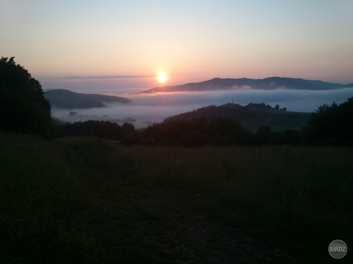 východ slnka banská štiavnica.