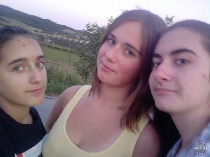 Laura,Vííks,Sasa :)