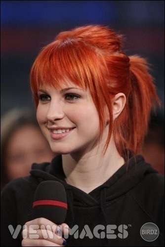 Hayley:-)))))co dodat?!:-D