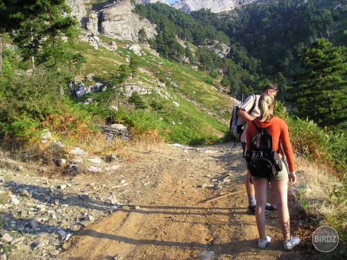 Stúpanie bolo veľmi náročné.Na tejto fotke nie sme ani v polovici nášho cieľa a už sme unavený a mokrý ako myši,ale čo už.Dobrý pocit na vrchu,krásny výhľad a úžasné zážitky z toho dňa stáli za to :)