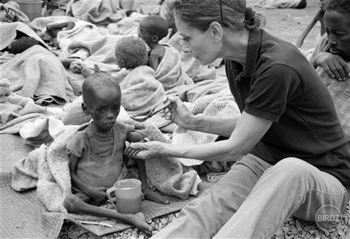 Audrey Hepburn v Somálsku. 1992.