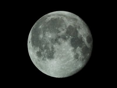 mesiac krátko po splne