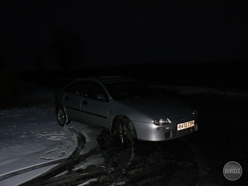 a nemozem zabudnut na to ze ma stresne okno a zopar detailov, ktore su jednoduche, sikovne a nema ich dokonca ani mercedes. mat tak o 2 roky menej, pancierovu kostrc a nebyt zvyknuty na pruzinove kozene sedacky, uvazoval by som velmi vazne :P