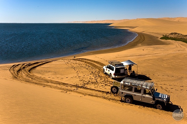 SANDWICH HARBOUR - filmár a fotograf Miro Pokorný Vás pozýva na Foto Safari do najfotogenickejšej krajiny sveta - viac info na: http://www.offroadtours.sk/fotosafari.html (Foto: Julo Nagy Namíbia/2008)