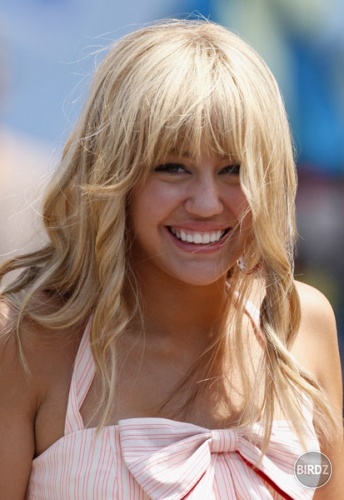 hannah-montana-movie

..Hannah Montanas ve filmu hm hm...