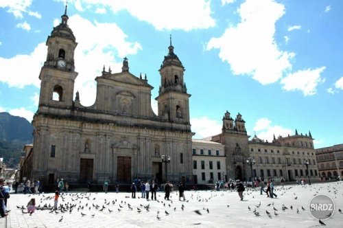 plaza principal de bogota capital de colombia