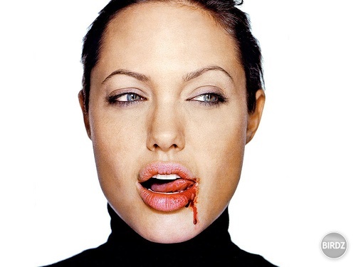 angelina-jolie-juicy-liper

..kiss, kissed...