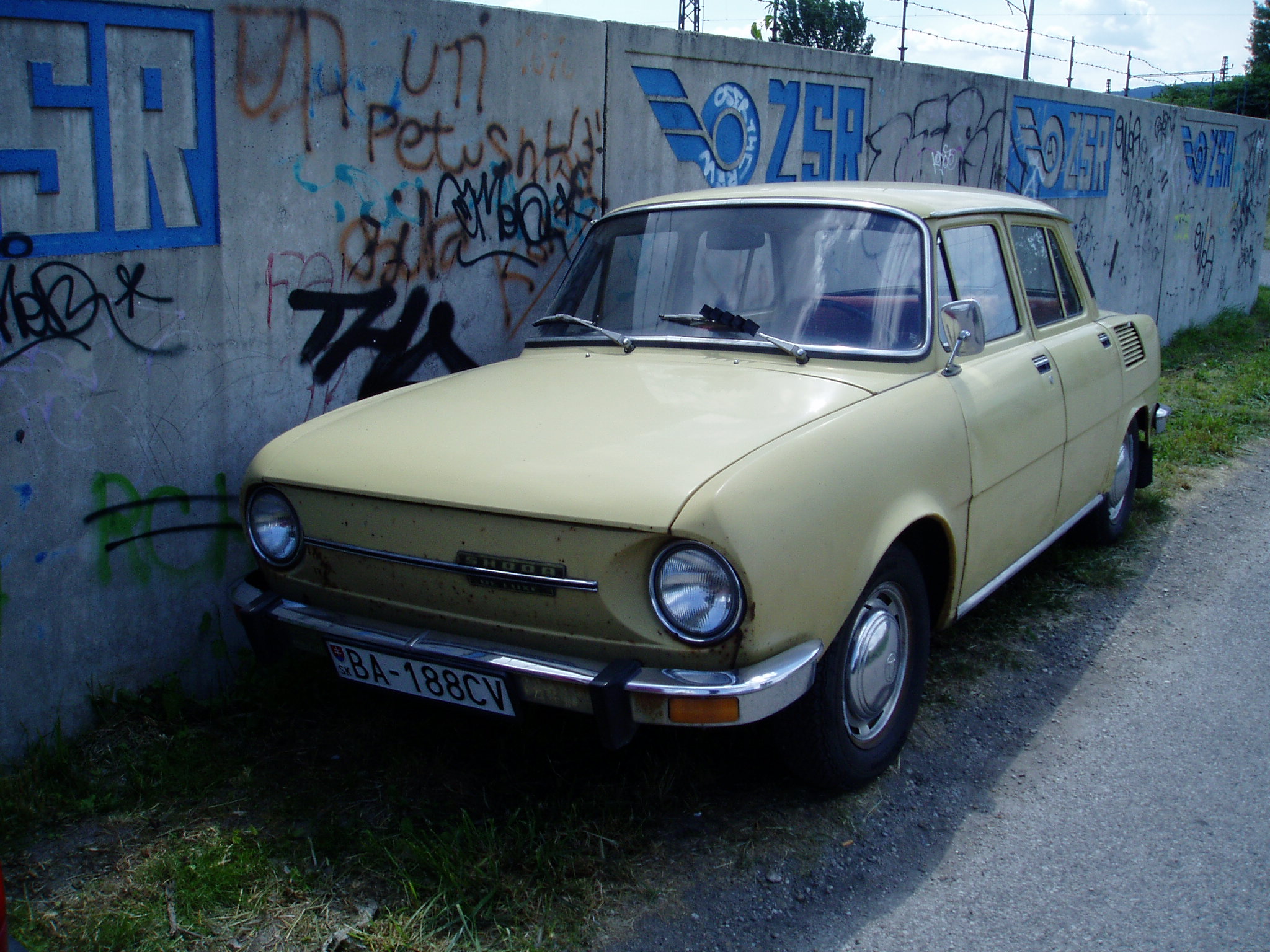 ŠKODA 100