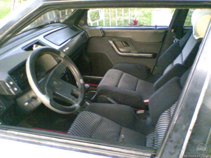 Povodne sedacky 16V recaro