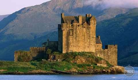prekrásne strašidelný........ hrad Eilean Donan v Škótsku
